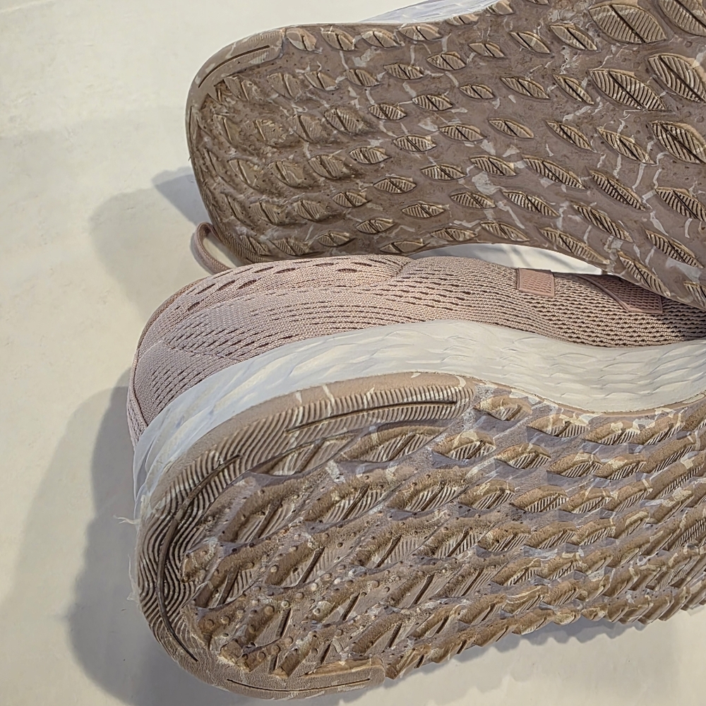 New Balance (WMNS) New Balance Arishi v1 Shoes Size 9.5 B - Picture 15 of 17